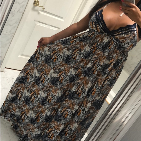LAST 1! OFF WHITE NAVY FLORAL MAXI DRESS! - Picture 7 of 7